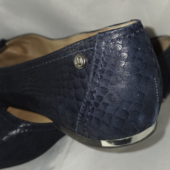 Nuture, Navy Slip Ons size 9 - Picture 3 of 5